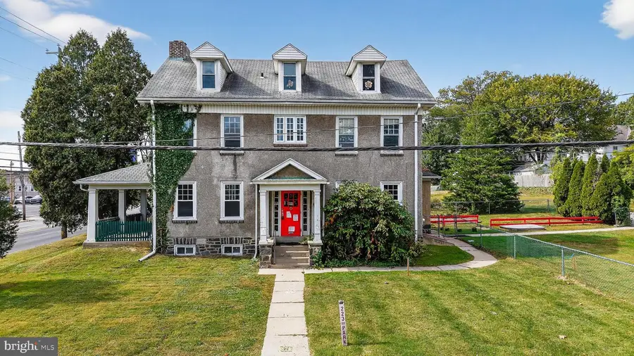 223 E Park Rd, Havertown, PA 19083 - Image #2