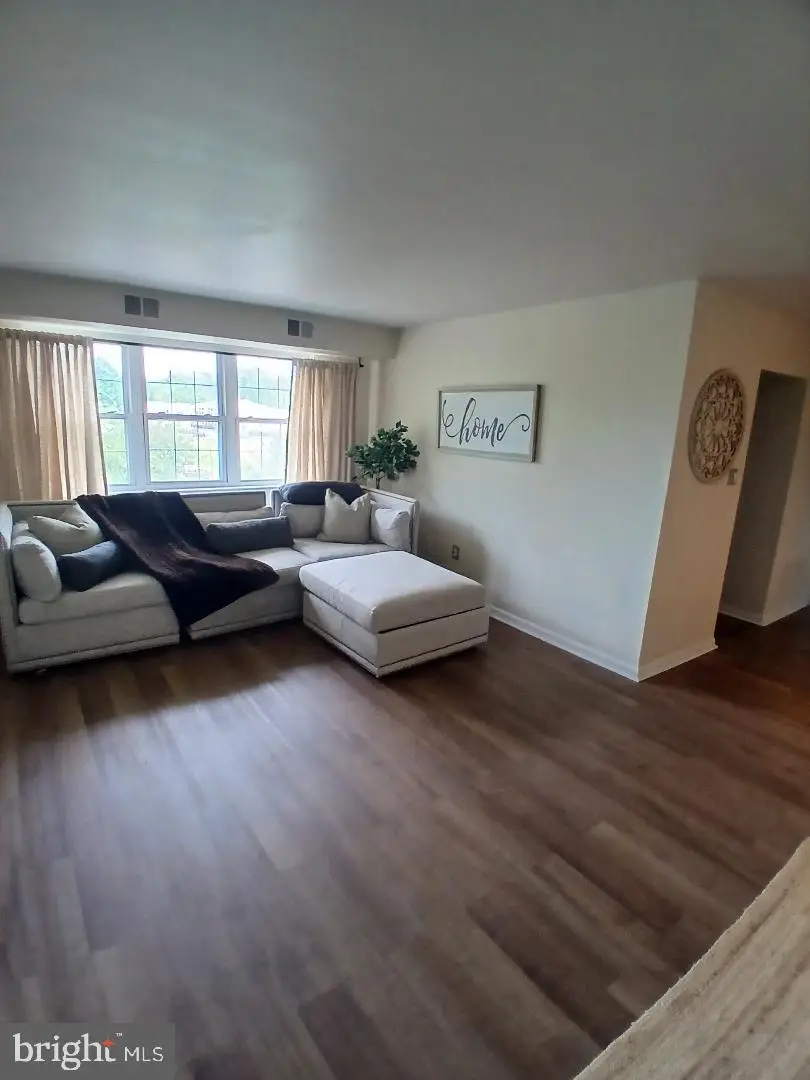 826 South Ave #r8, Secane, PA 19018 - Image #3