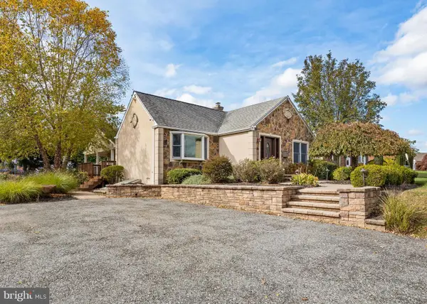 16 N Manor Rd, BROOMALL, PA 19008