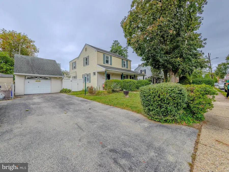 806 W Penn Pines Blvd, Aldan, PA 19018 - Image #2