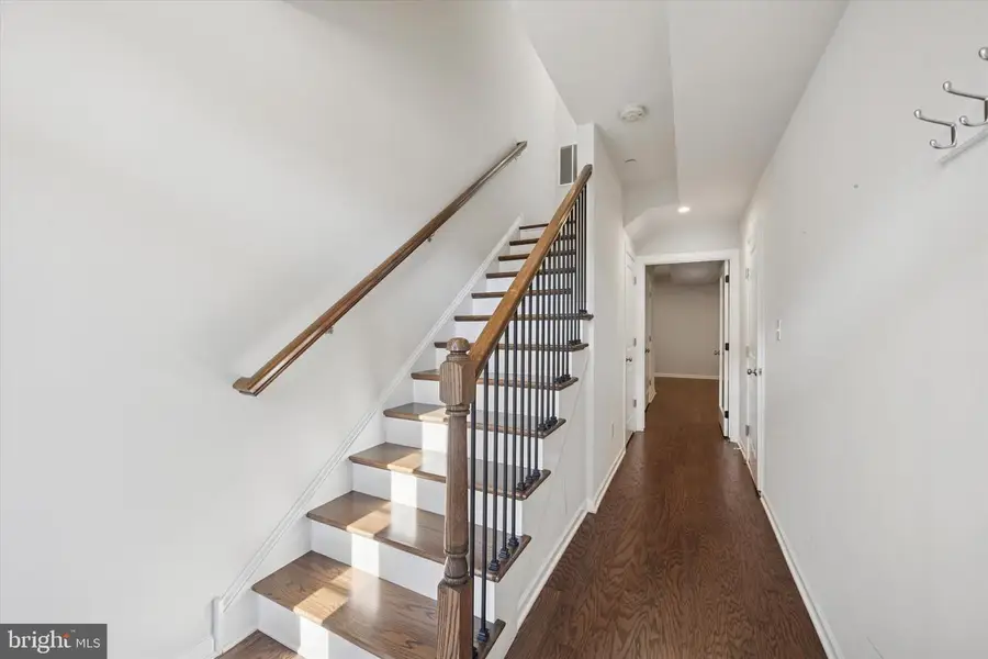 300 Rock Run Cir, Broomall, PA 19008 - Image #3