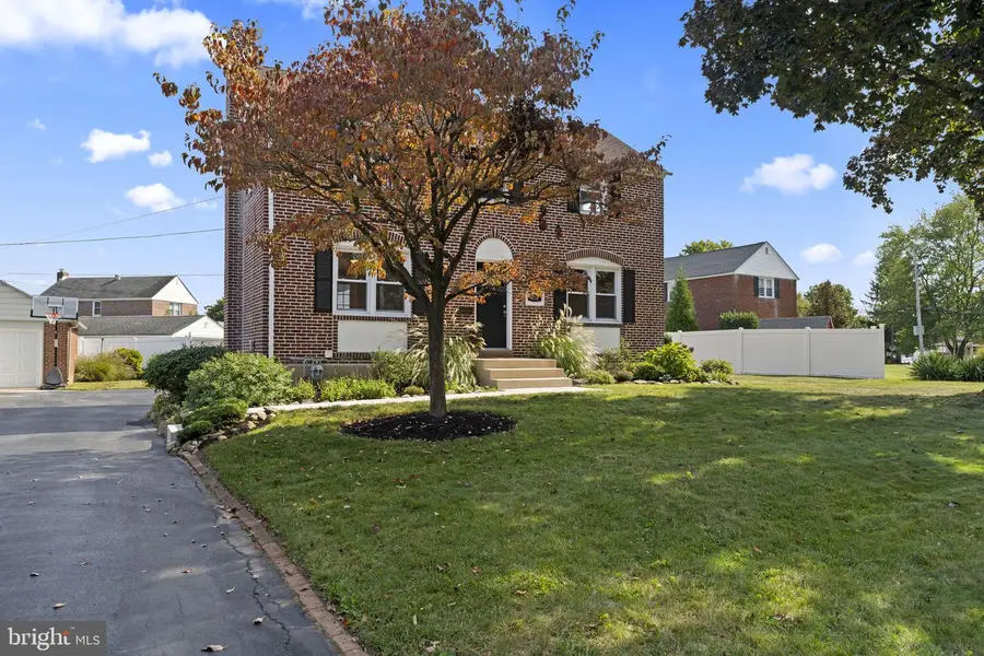 416 Adair Rd, Holmes, PA 19043 - Image #2