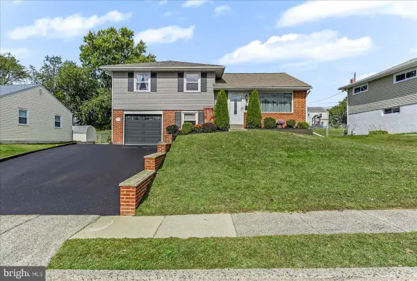 416 Warren Blvd, BROOMALL, PA 19008