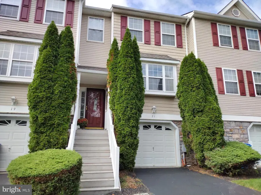 21 Hoag Ln, Aston, PA 19014 - Image #3