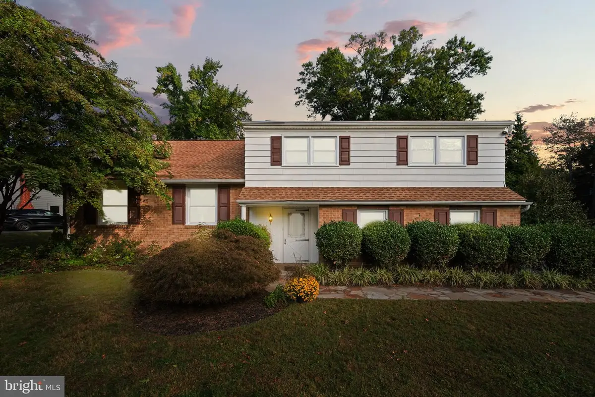 210 Cooper Dr, Wallingford, PA 19086 - Image #1