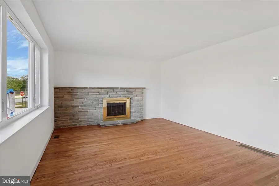 636 S Eagle Rd, Havertown, PA 19083 - Image #3