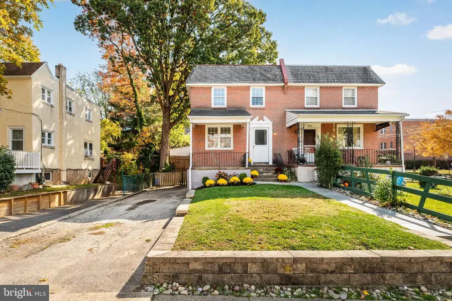 703 Humphreys Rd, Ardmore, PA 19003 - Image #2