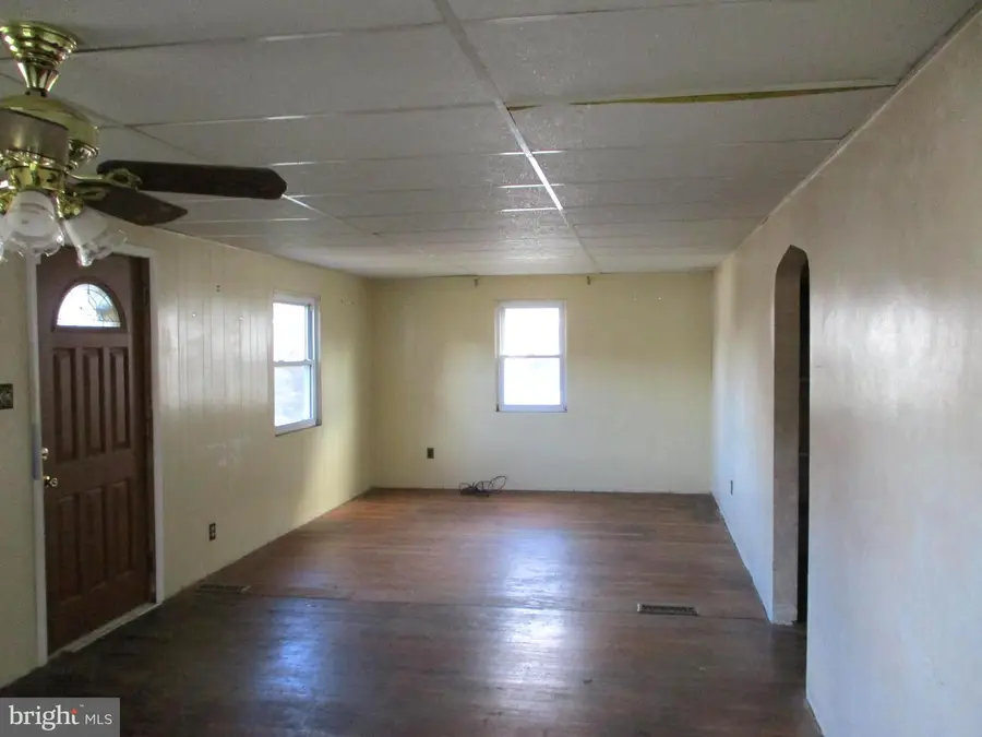 52 Seward Ln, Aston, PA 19014 - Image #3