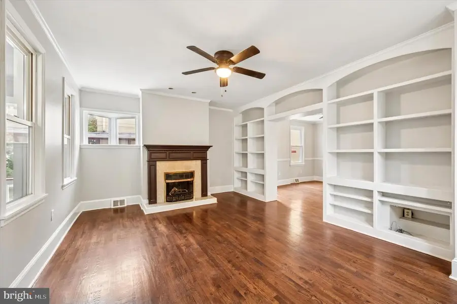 40 E Knowles Ave, Glenolden, PA 19036 - Image #2