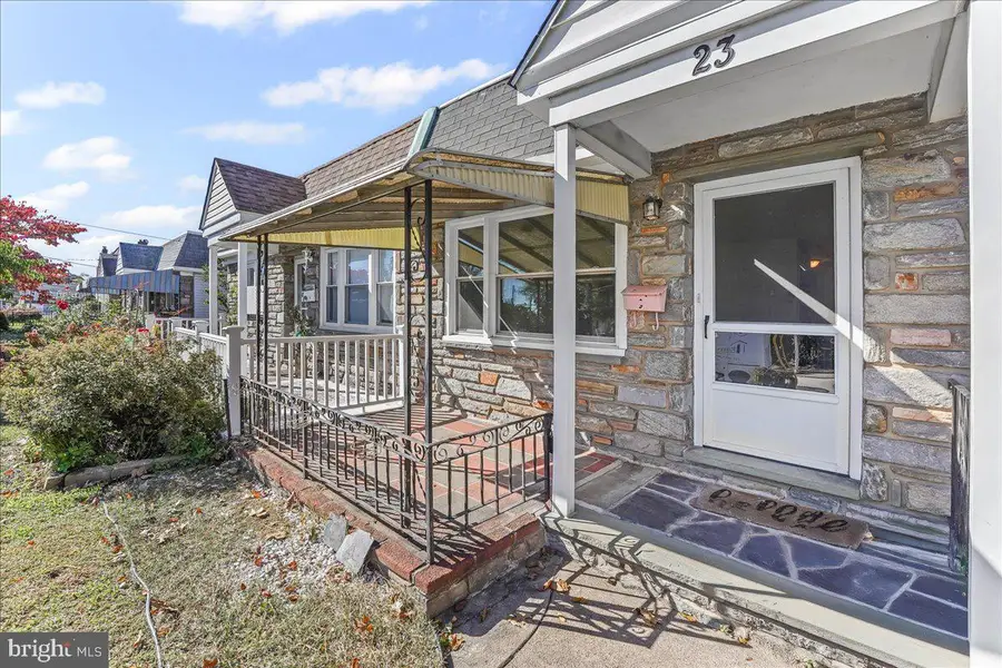 23 E Berkley Ave, Clifton Heights, PA 19018 - Image #2