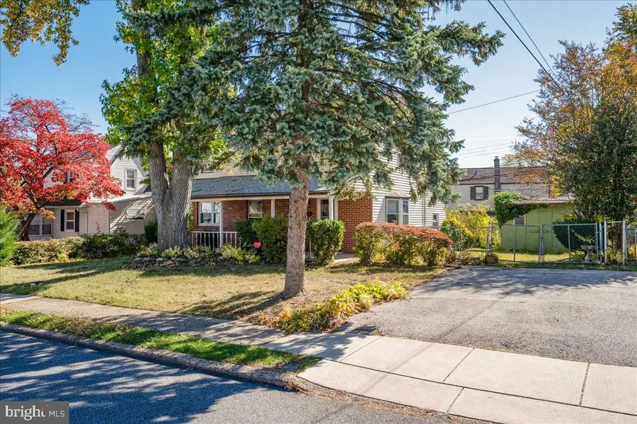 722 Thorndale Rd, Aldan, PA 19018 - Image #2