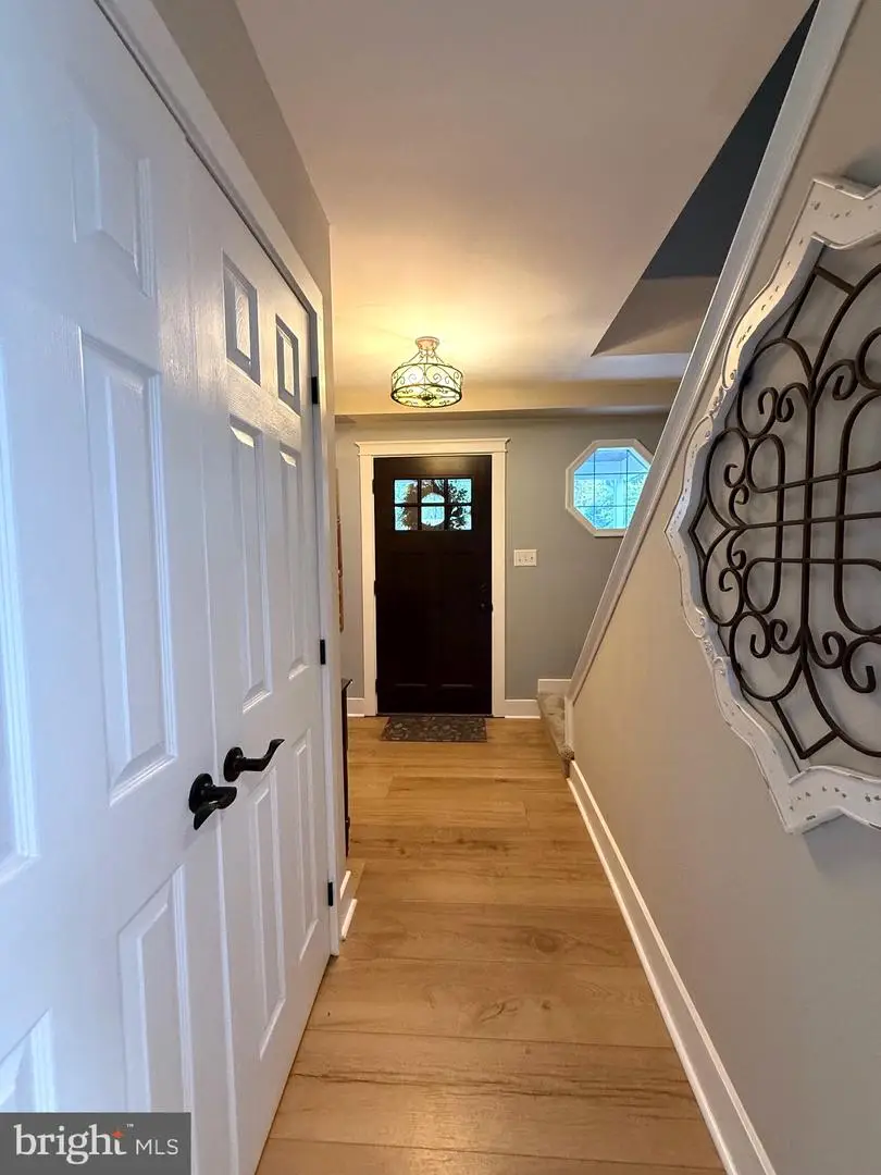 1918 Susan Lane, Upper Chichester, PA 19061 - Image #2