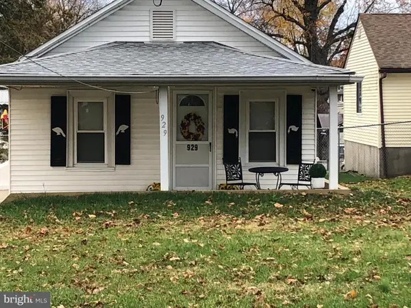 929 Crystle Rd, ASTON, PA 19014