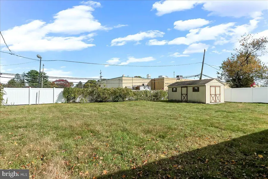 2119 Boxwood Dr, Broomall, PA 19008 - Image #3