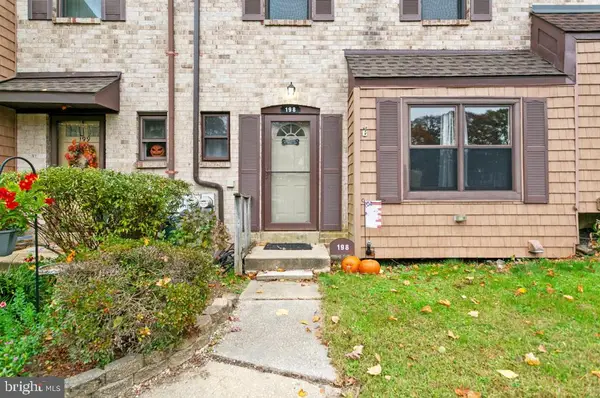 198 Bishop Dr, ASTON, PA 19014