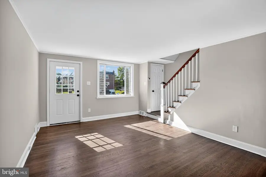 5232 Gramercy Dr, Clifton Heights, PA 19018 - Image #2