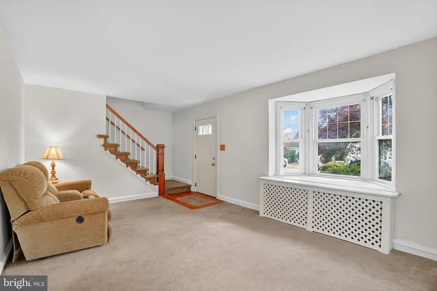 944 Galbraith Ave, Upper Chichester, PA 19061 - Image #3