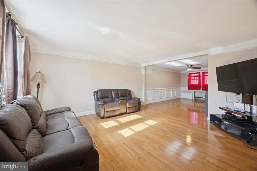 209 E Greenwood Ave, Upper Darby, PA 19082 - Image #2