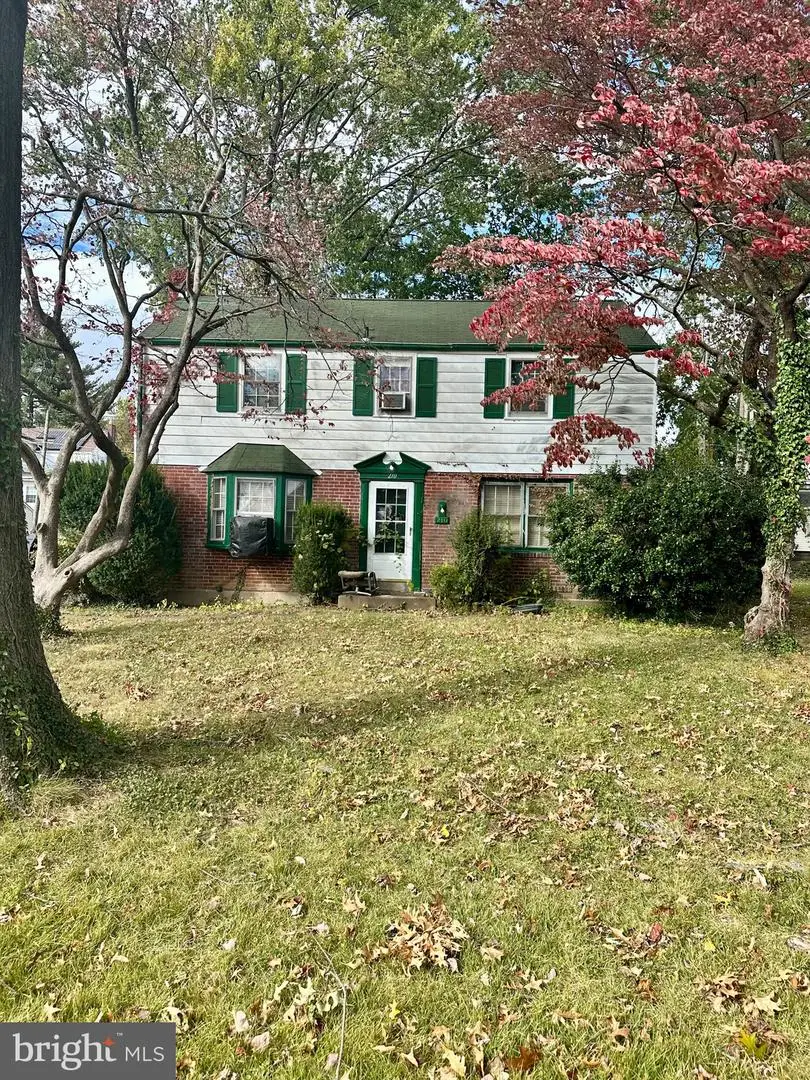 210 Farnham Rd, Havertown, PA 19083 - Image #2