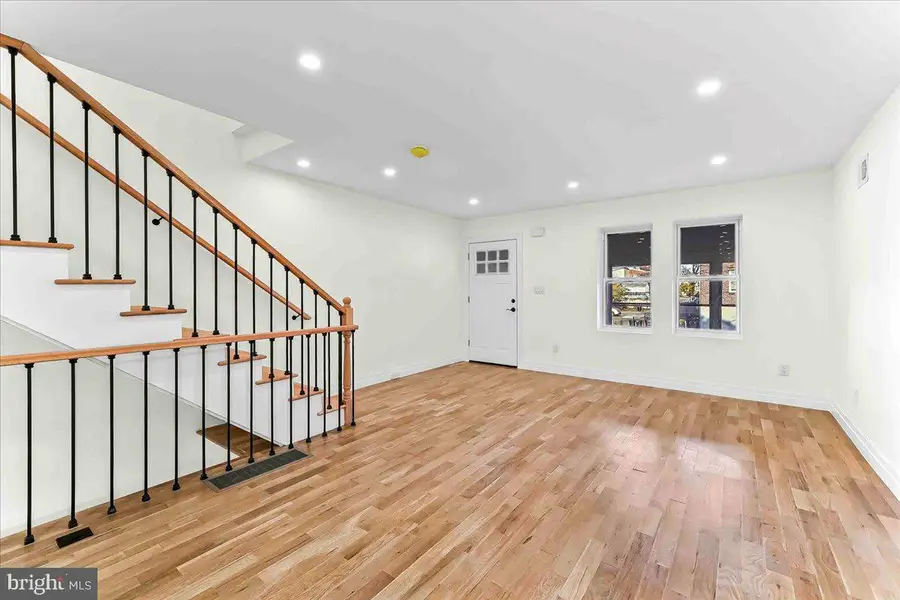 1090 Eddystone Ave, Crum Lynne, PA 19022 - Image #2