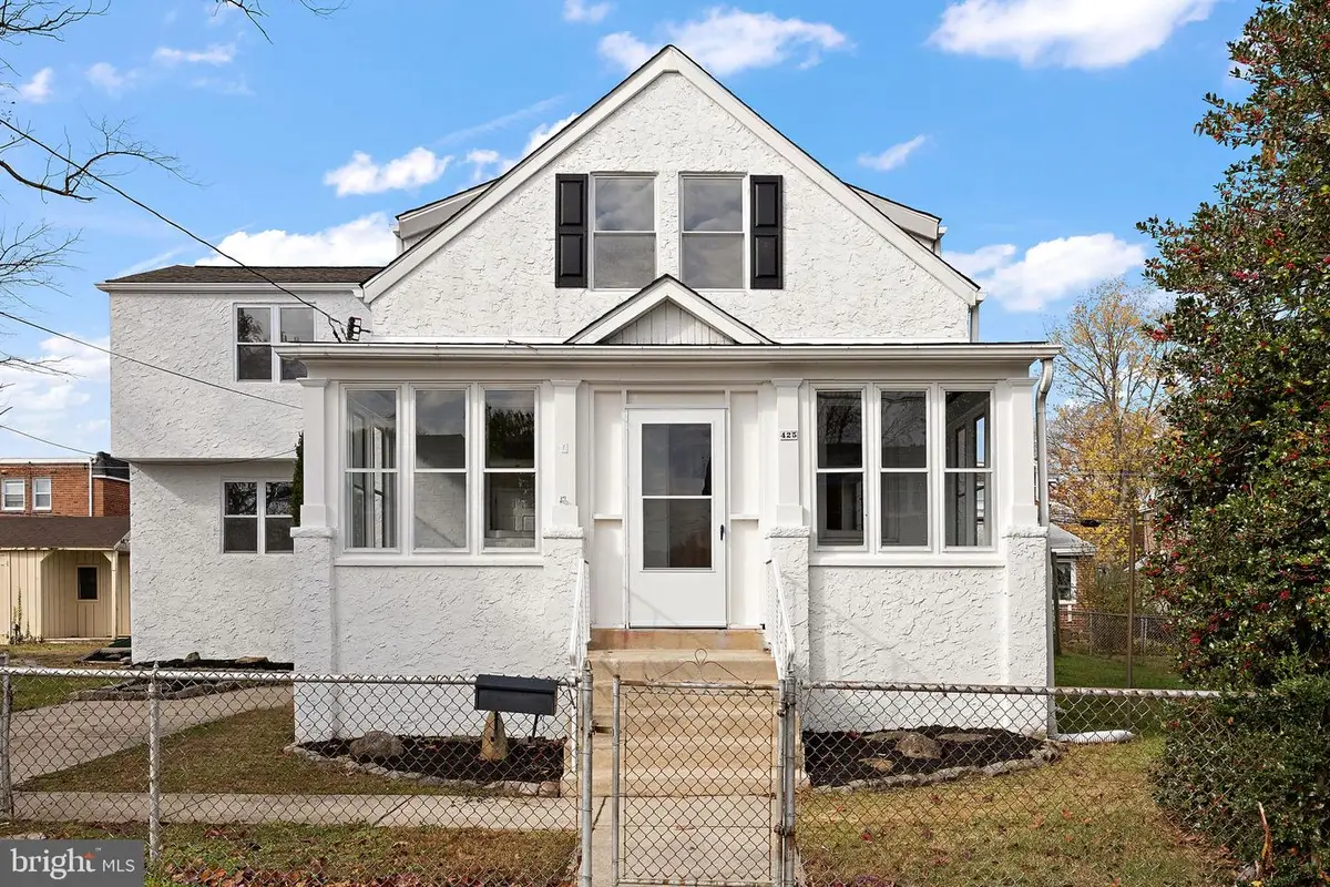 425 Broomall St, Folsom, PA 19033 - Image #1