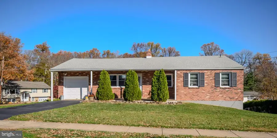 2915 Highwoods Dr, Aston, PA 19014 - Image #3