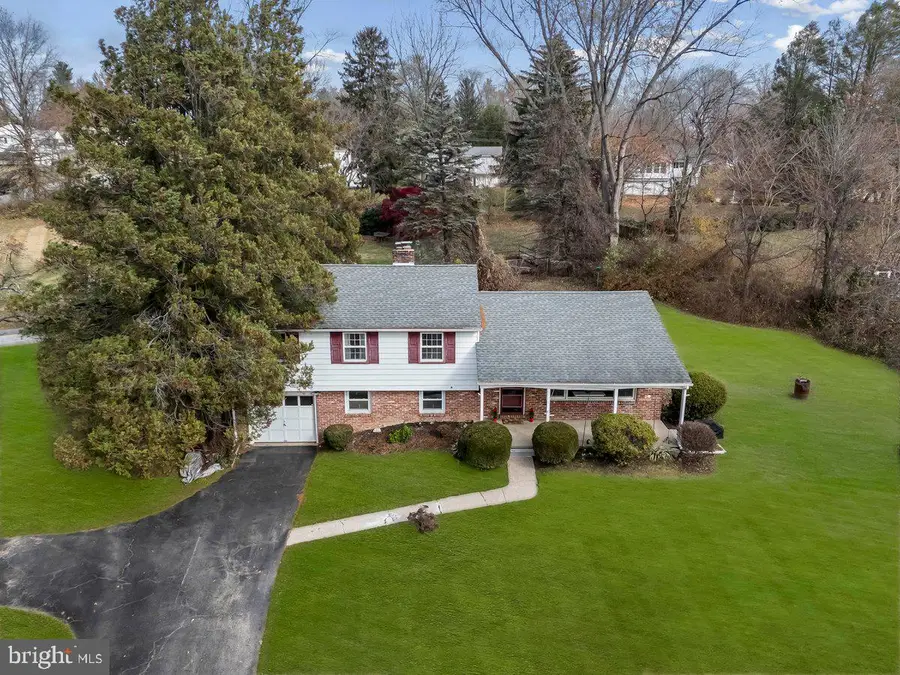 1605 Country Ln, Aston, PA 19014 - Image #3