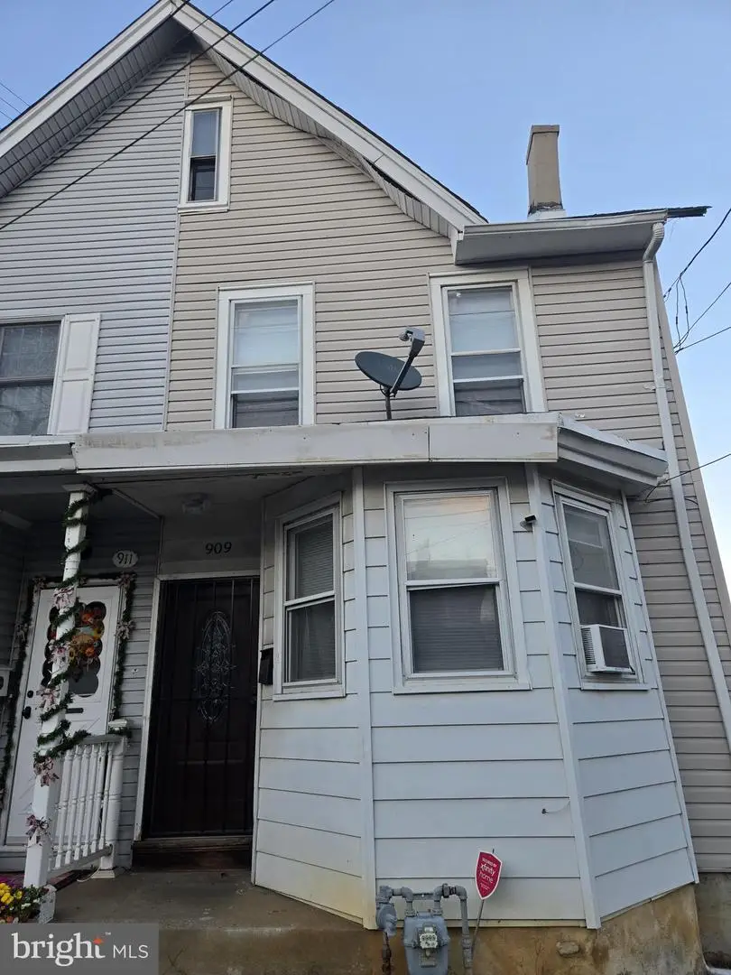 909 Pine St, Darby, PA 19023 - Image #1
