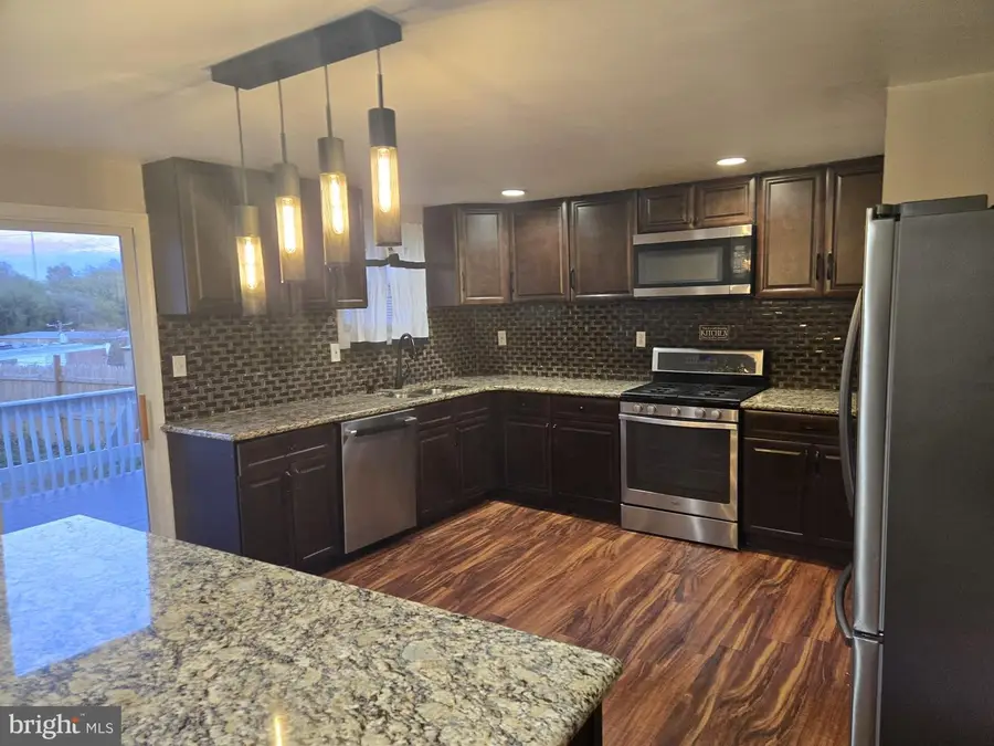 909 Pine St, Darby, PA 19023 - Image #2