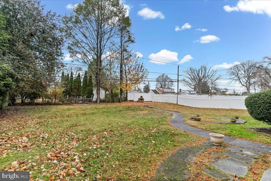 310 Lewis Rd, Broomall, PA 19008 - Image #2