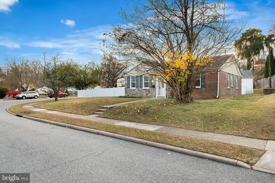 5233 Arrowhead Ln, Drexel Hill, PA 19026 - Image #2