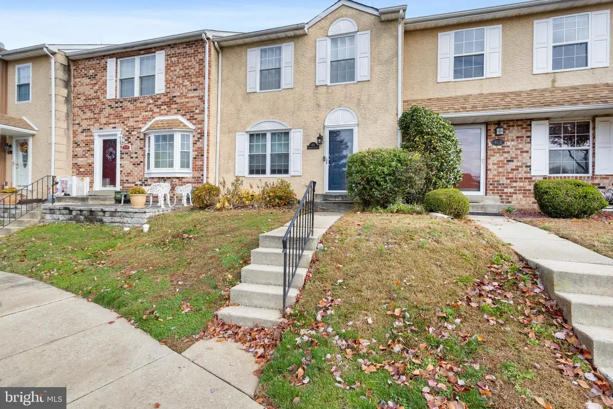 414 Dogwood Cir #30, Upper Chichester, PA 19014 - Image #1