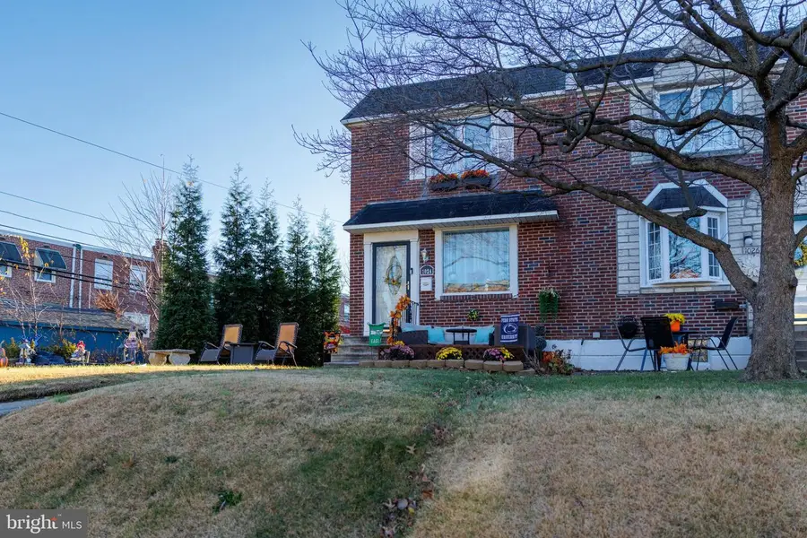 1024 Oakwood Dr, Glenolden, PA 19036 - Image #2