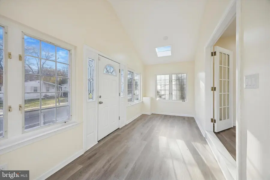 1352 Elmwood Ave, Sharon Hill, PA 19079 - Image #2