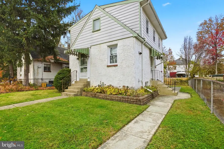 933 Bedford Ave, Collingdale, PA 19023 - Image #2