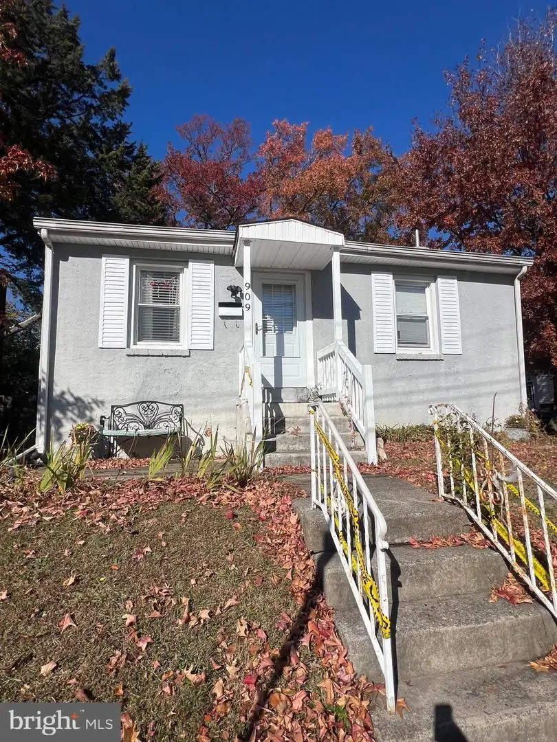 909 Walnut St, Darby, PA 19023 - Image #1