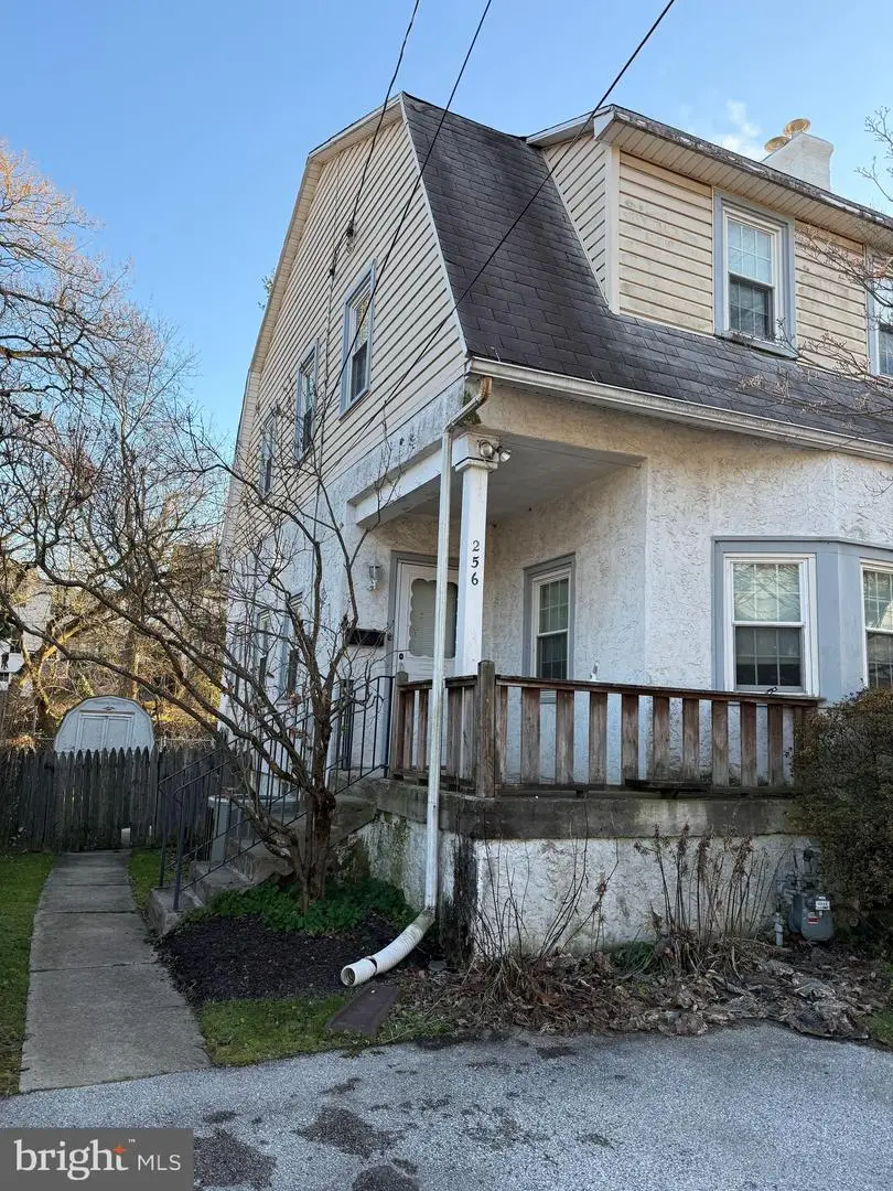 256 Willow Ave, Wayne, PA 19087 - Image #2
