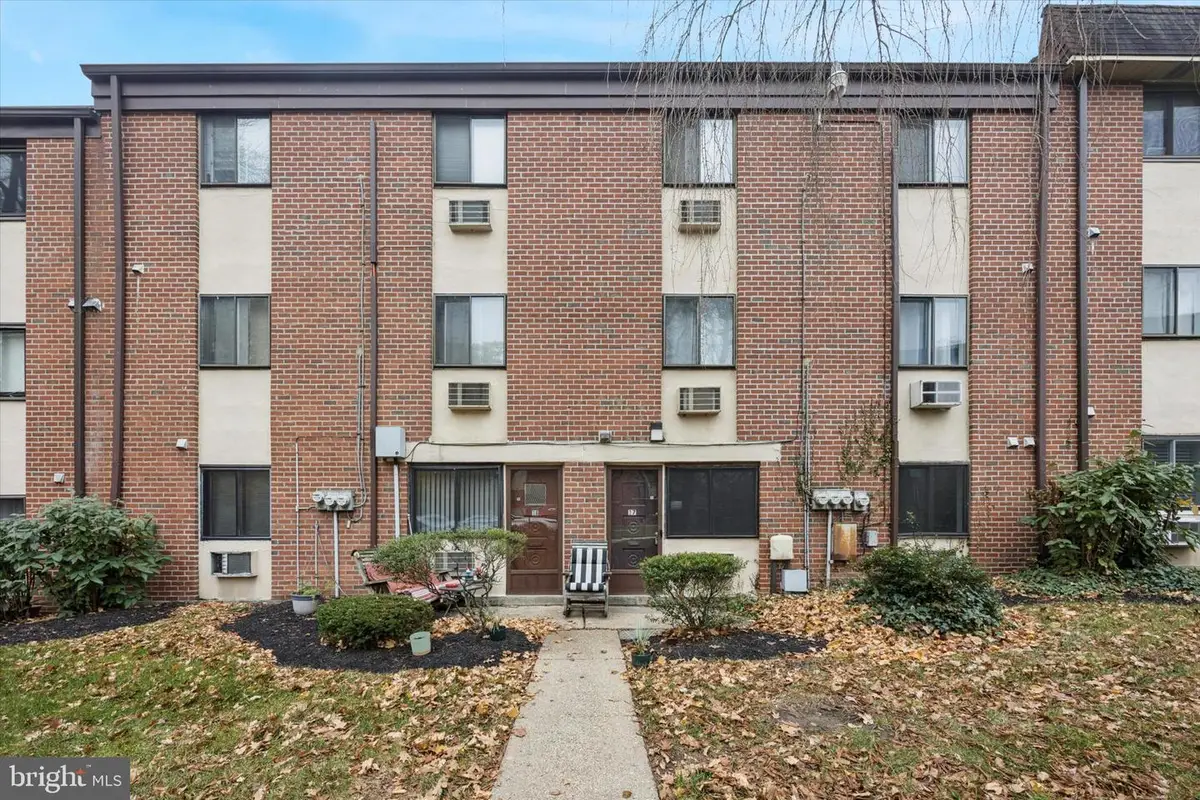 100 E Glenolden Ave #d-17, Glenolden, PA 19036 - Image #1