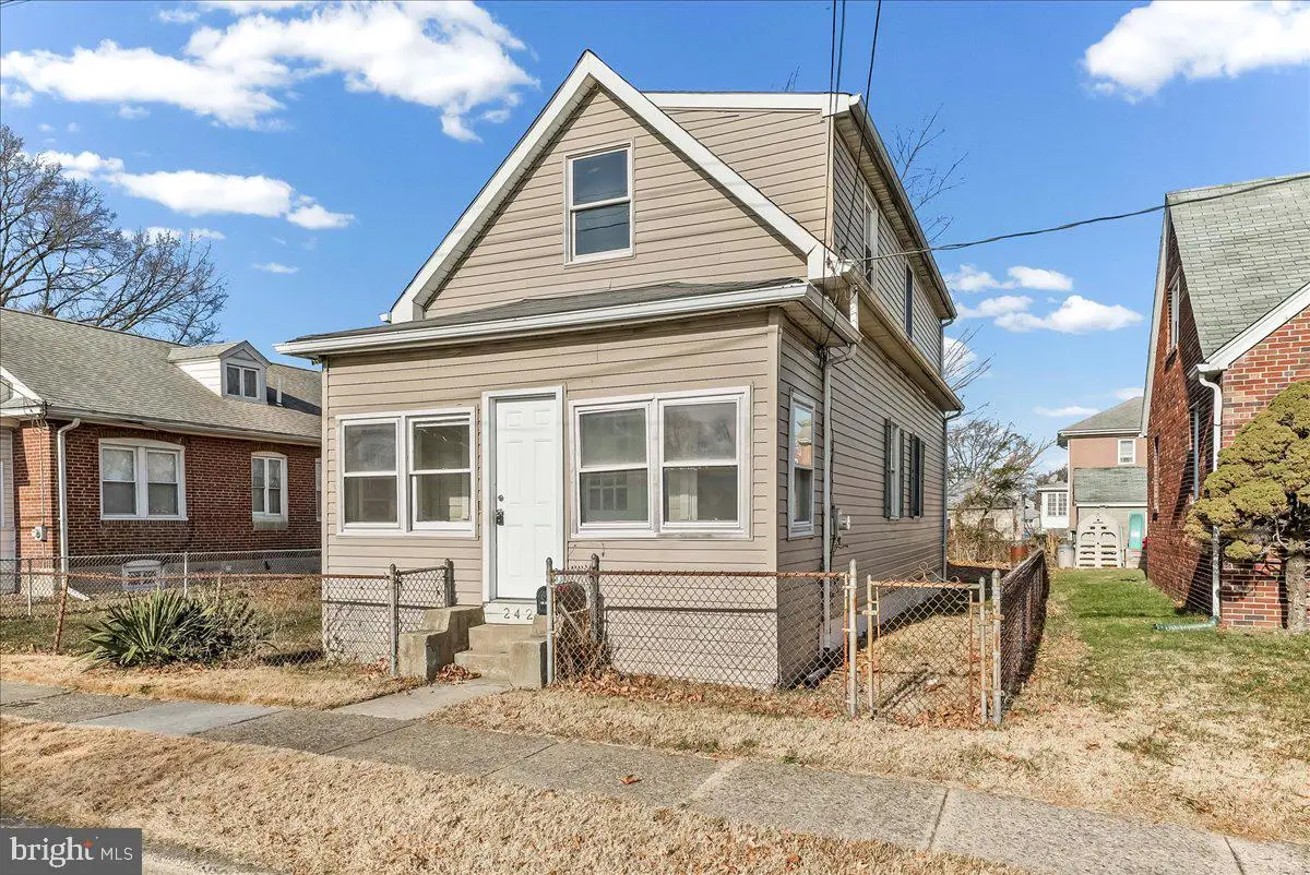 242 Seneca St, Essington, PA 19029 - Image #1