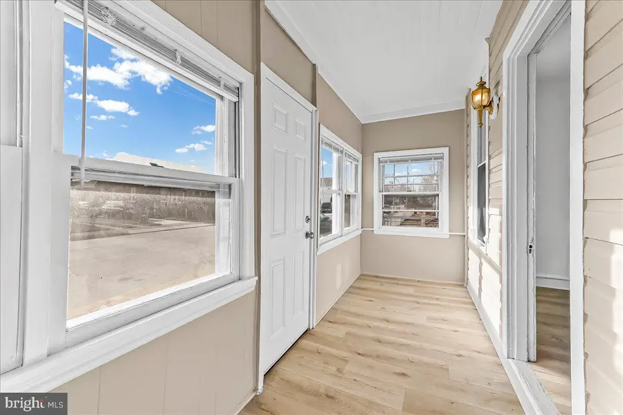 242 Seneca St, Essington, PA 19029 - Image #2