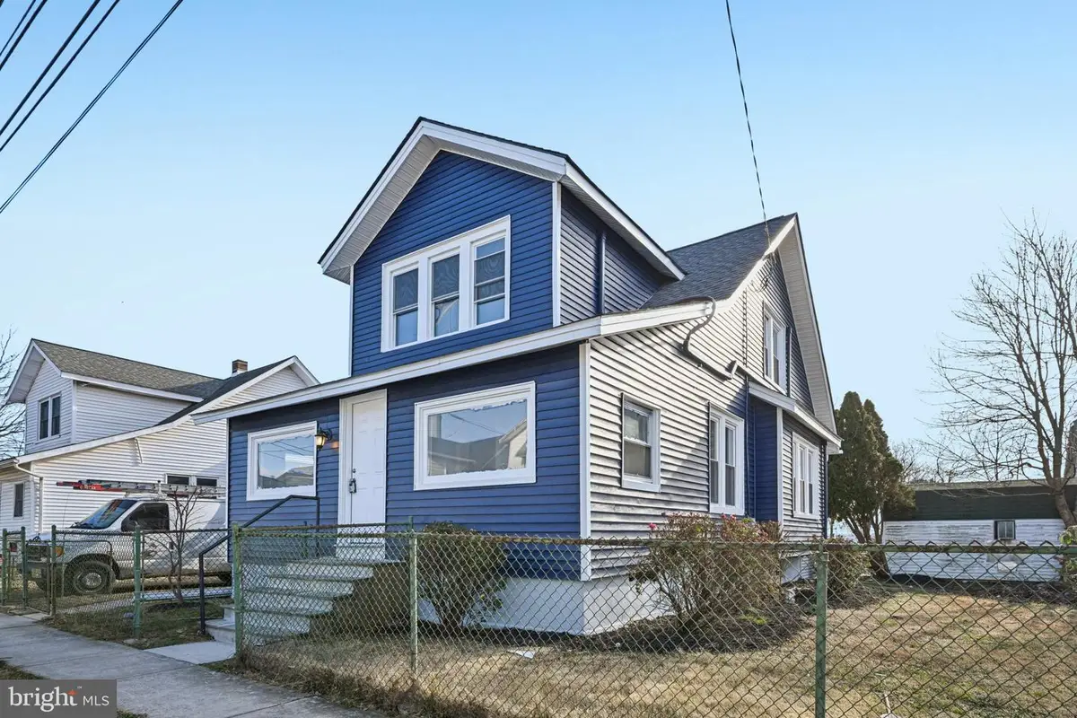 213 White Ave, Marcus Hook, PA 19061 - Image #1