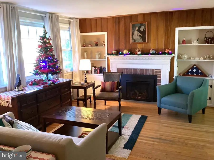 120 Hunt Club Ln, Newtown Square, PA 19073 - Image #2