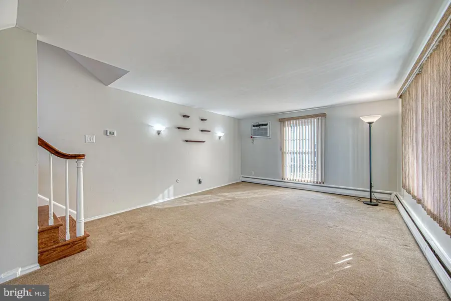 4705 Park Ln, Aston, PA 19014 - Image #3