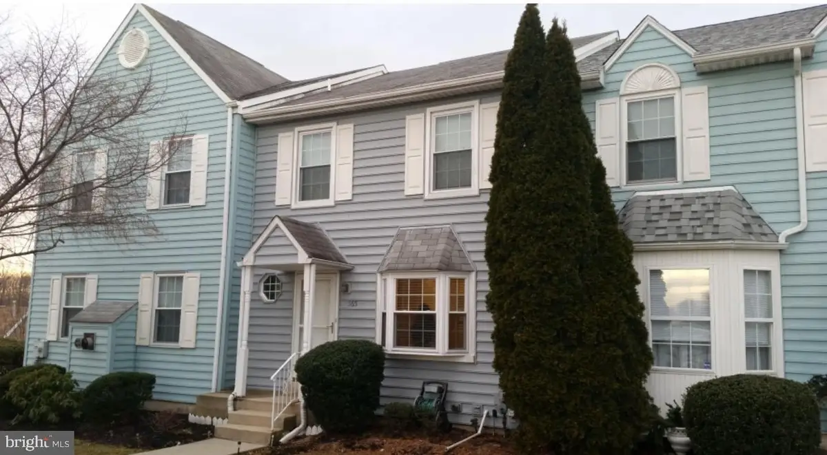 565 Applewood Ct, Aston, PA 19014 - Image #1