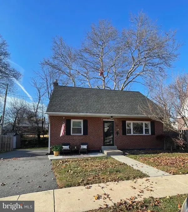 16 Lynwood, GLENOLDEN, PA 19036