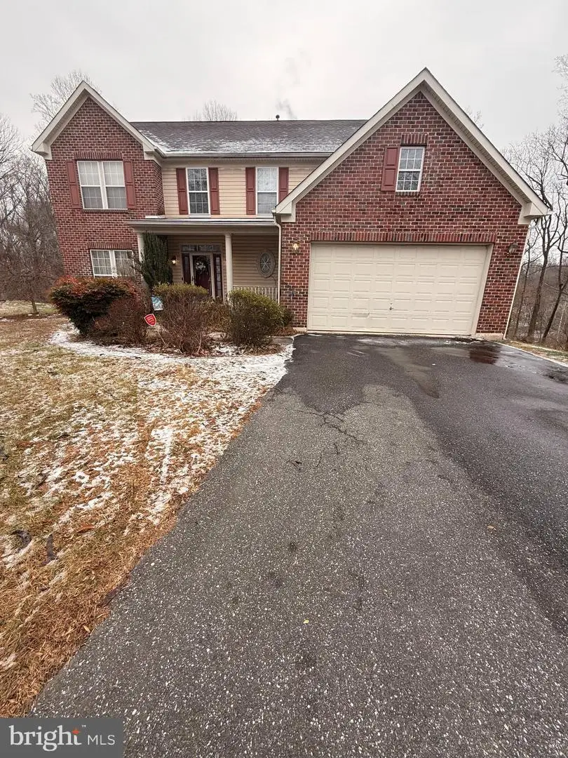 33 Big Woods Dr, Glen Mills, PA 19342 - Image #1