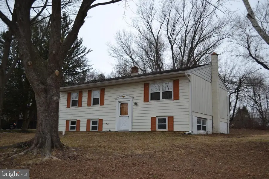 1625 Hillcrest Ln, Aston, PA 19014 - Image #2