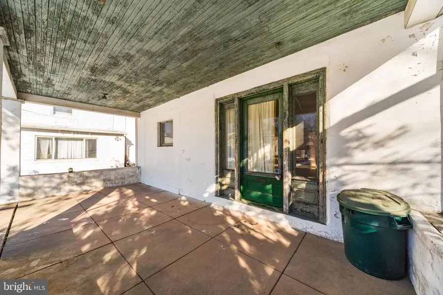 33 S Woodlawn Ave, Aldan, PA 19018 - Image #3