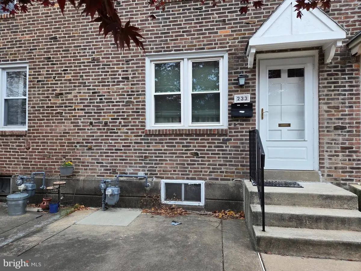 233 N Bishop Ave, Clifton Heights, PA 19018 - Image #1