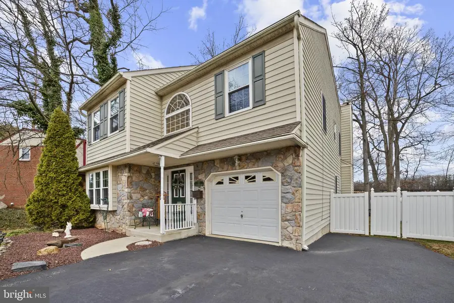 211 S Norwinden Dr, Springfield, PA 19064 - Image #3
